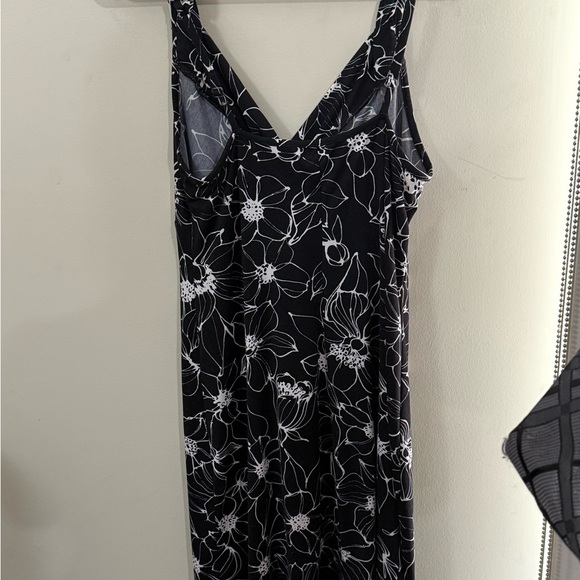 George Black and White Floral Chemise - Picture 2 of 3